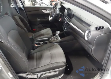 2023 Kia Forte Lxs z USA, uszkodzony, nr VIN 3KPF24AD1PE589297